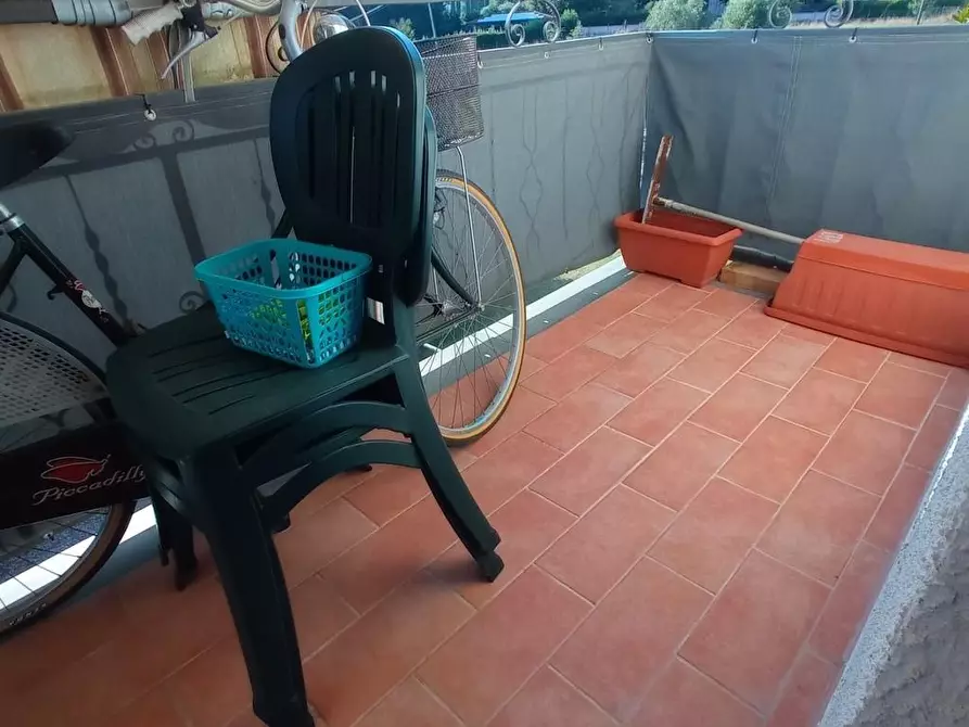 Immagine 8 di Appartamento in vendita  a Lucca