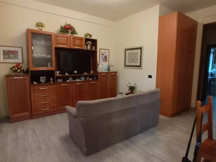 Immagine 3 di Appartamento in vendita  a Lucca