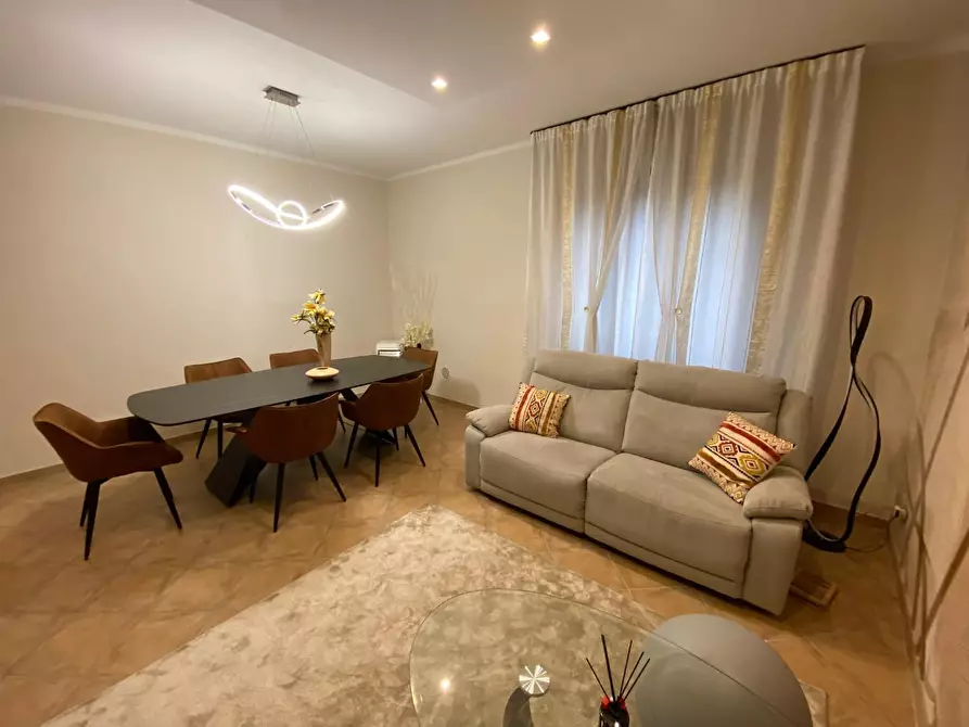 Immagine 4 di Appartamento in vendita  a Lucca