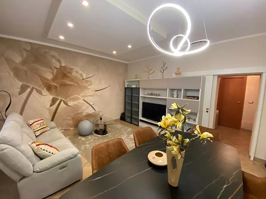 Immagine 3 di Appartamento in vendita  a Lucca