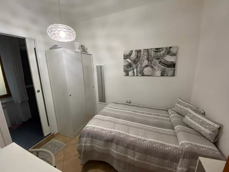 Immagine 12 di Appartamento in vendita  a Lucca