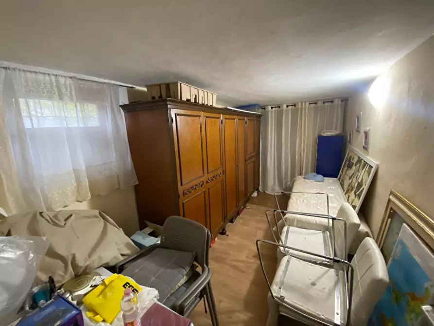 Immagine 15 di Appartamento in vendita  a Lucca