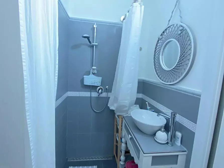 Immagine 14 di Appartamento in vendita  a Lucca