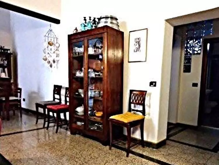 Immagine 3 di Appartamento in vendita  a Lucca