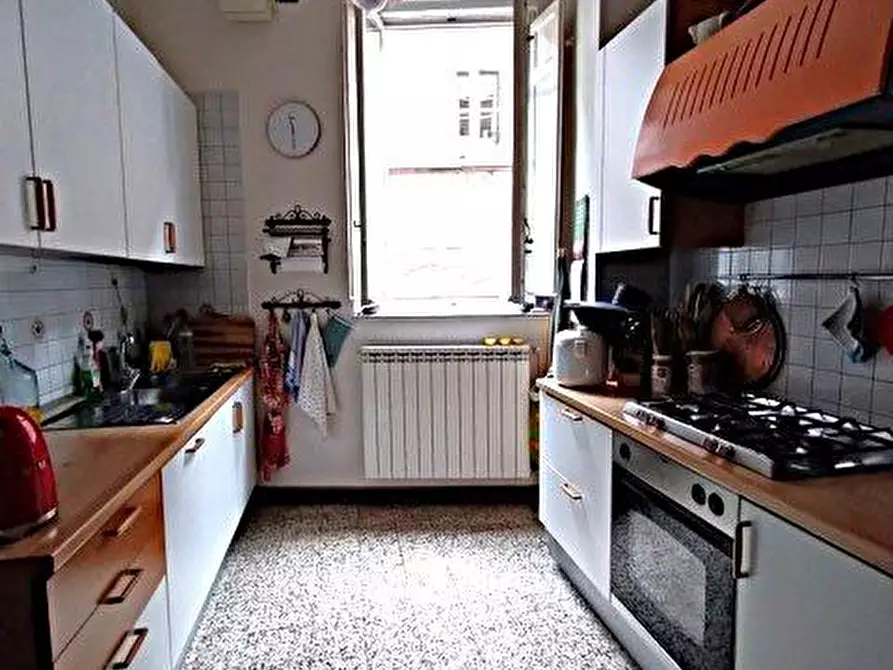 Immagine 7 di Appartamento in vendita  a Lucca