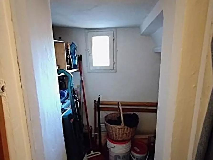 Immagine 27 di Appartamento in vendita  a Lucca