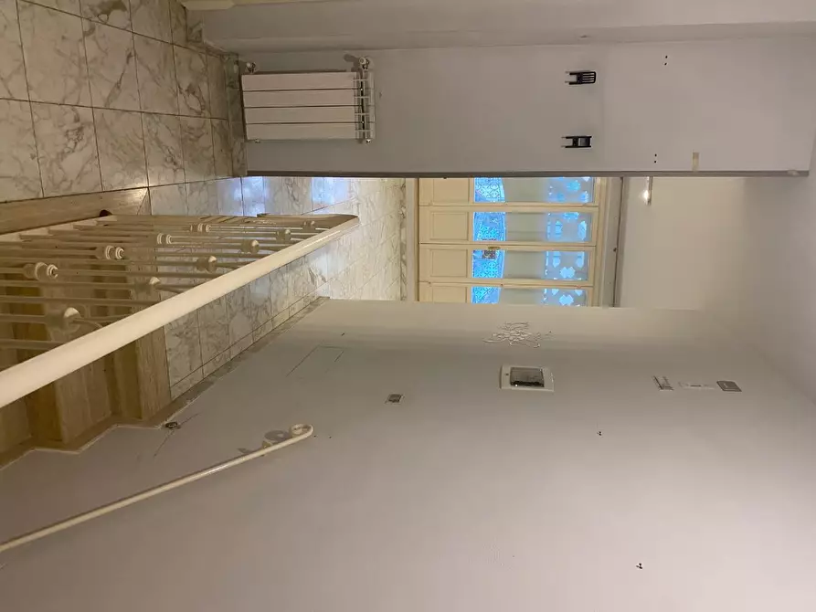 Immagine 6 di Appartamento in vendita  a Viareggio