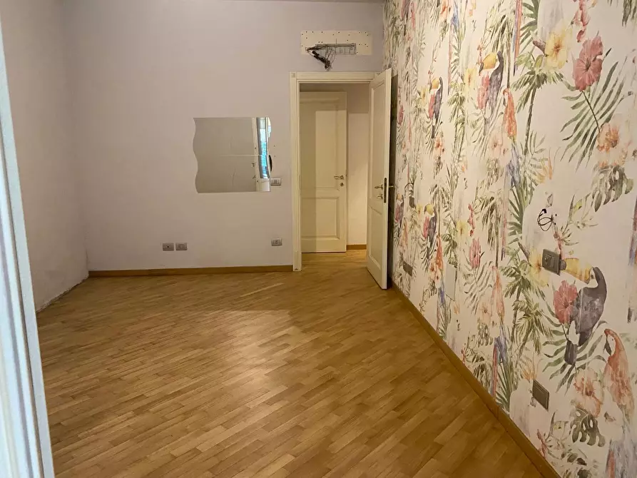 Immagine 4 di Appartamento in vendita  a Viareggio