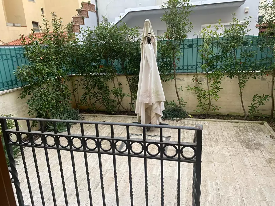 Immagine 3 di Appartamento in vendita  a Viareggio