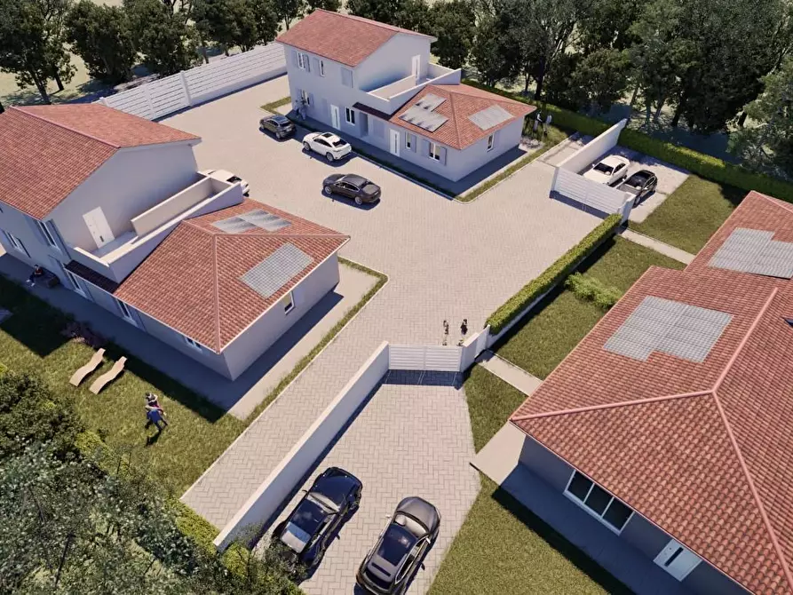 Immagine 4 di Casa bifamiliare in vendita  a Pescia