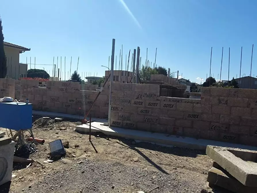 Immagine 8 di Casa bifamiliare in vendita  a Pescia