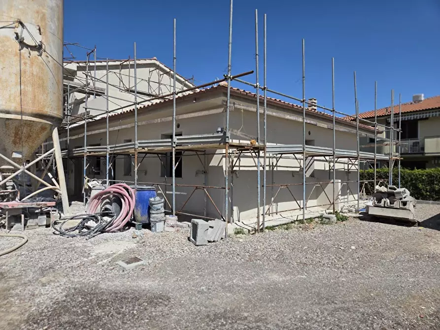 Immagine 40 di Appartamento in vendita  a Pescia