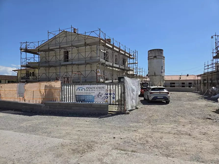 Immagine 53 di Appartamento in vendita  a Pescia