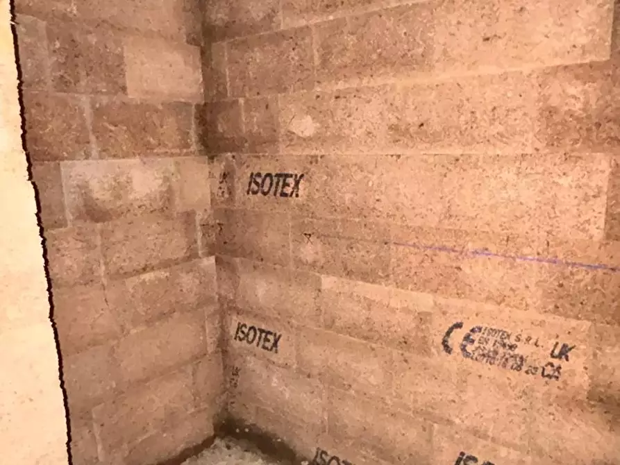 Immagine 17 di Appartamento in vendita  a Pescia