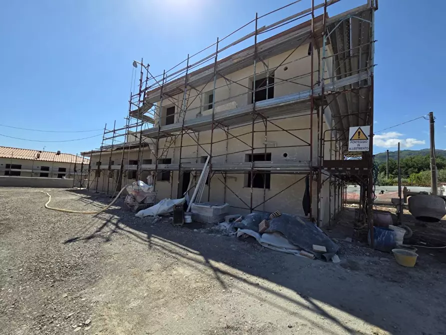 Immagine 48 di Appartamento in vendita  a Pescia