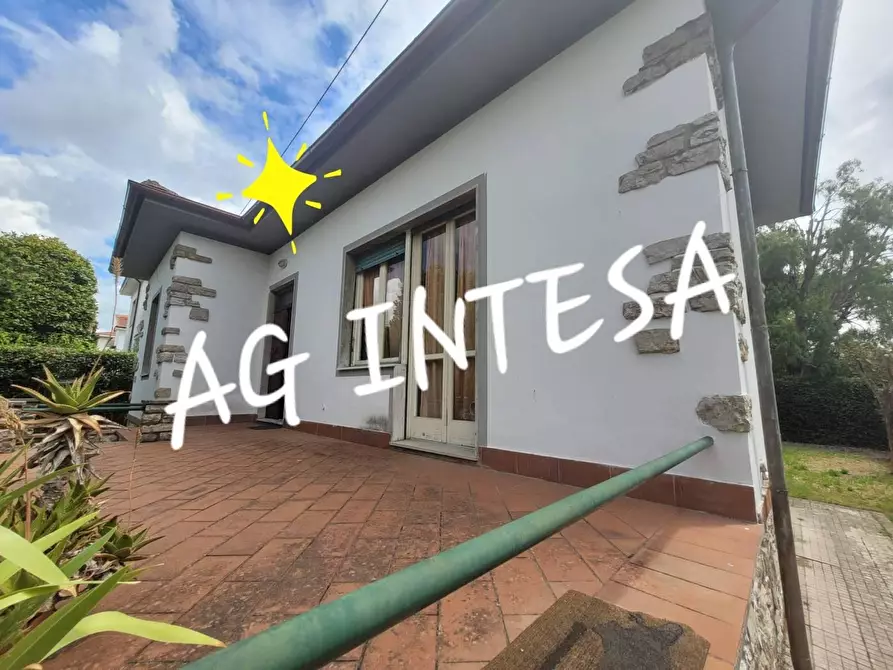 Immagine 4 di Villa in vendita  a Pisa