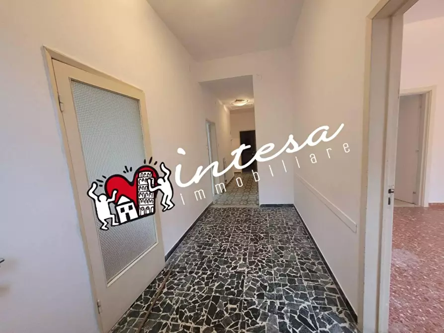 Immagine 11 di Villa in vendita  a Pisa