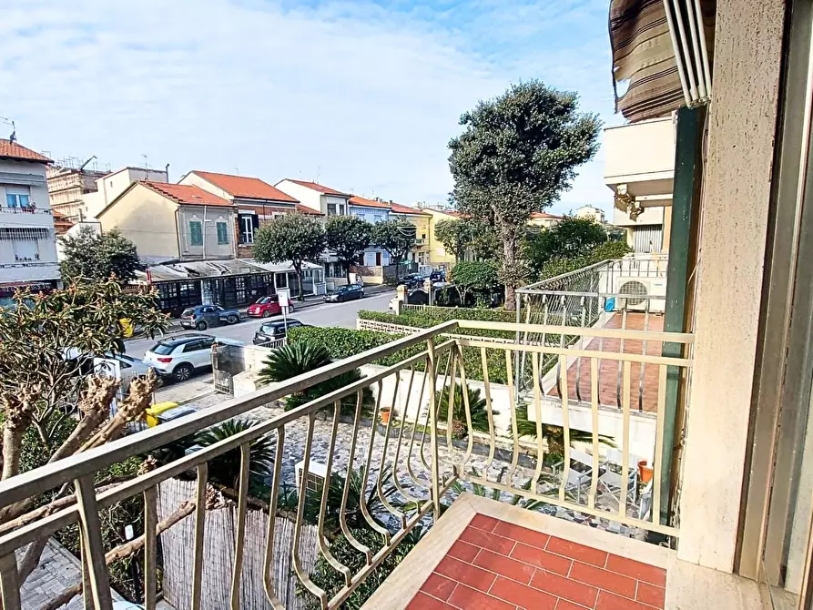 Immagine 3 di Appartamento in vendita  a Camaiore