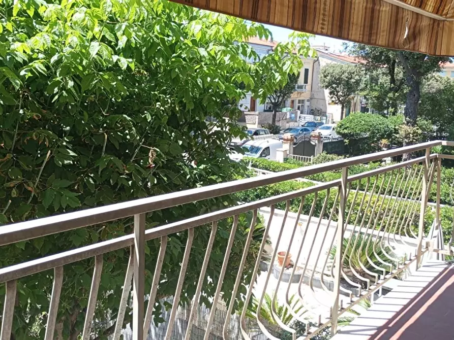 Immagine 2 di Appartamento in vendita  a Camaiore