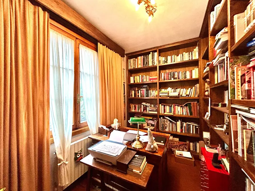 Immagine 30 di Villa in vendita  a Siena