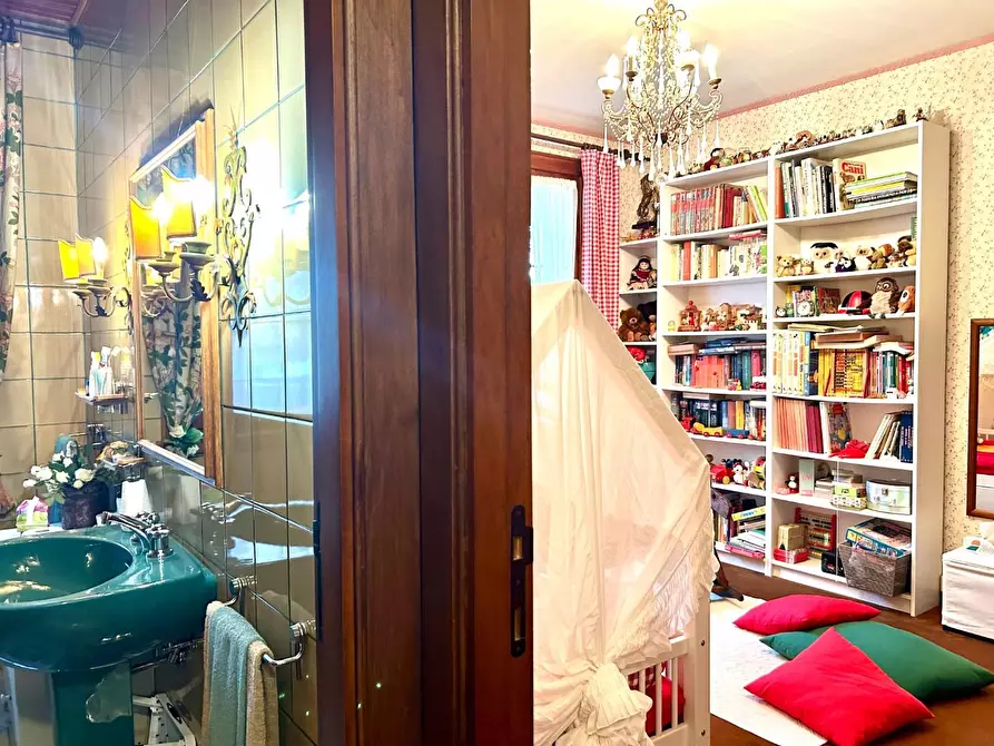 Immagine 33 di Villa in vendita  a Siena