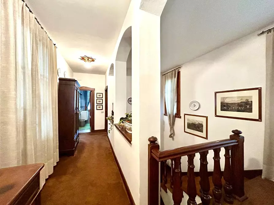 Immagine 36 di Villa in vendita  a Siena