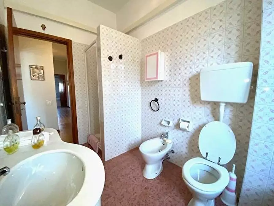 Immagine 21 di Appartamento in vendita  a Montecatini Terme