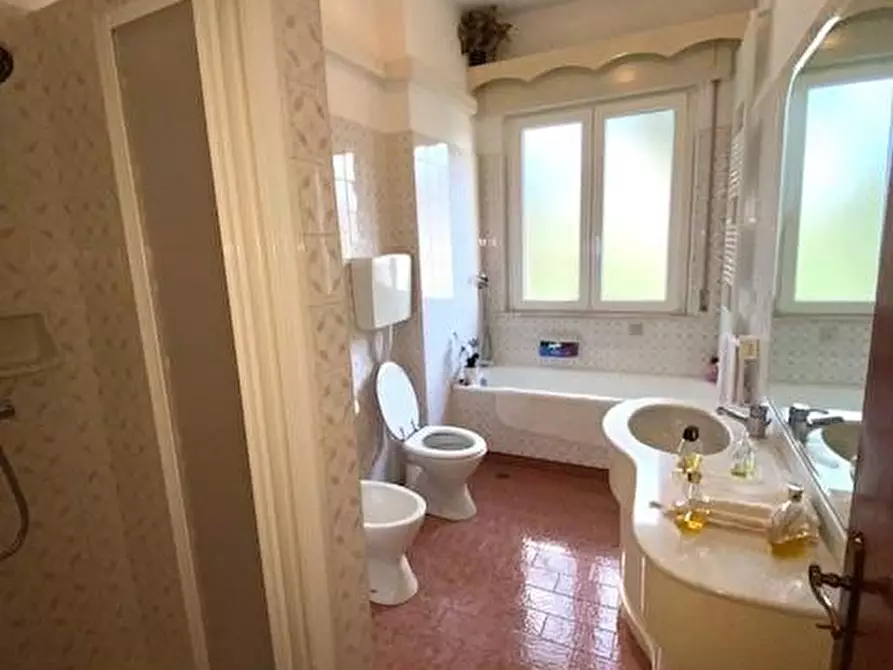 Immagine 13 di Appartamento in vendita  a Montecatini Terme