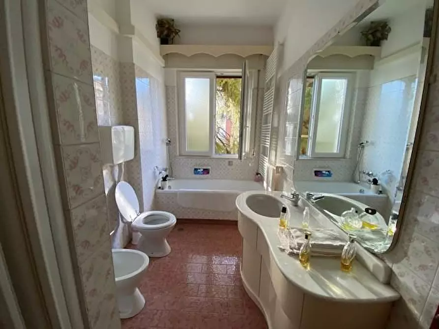 Immagine 29 di Appartamento in vendita  a Montecatini Terme