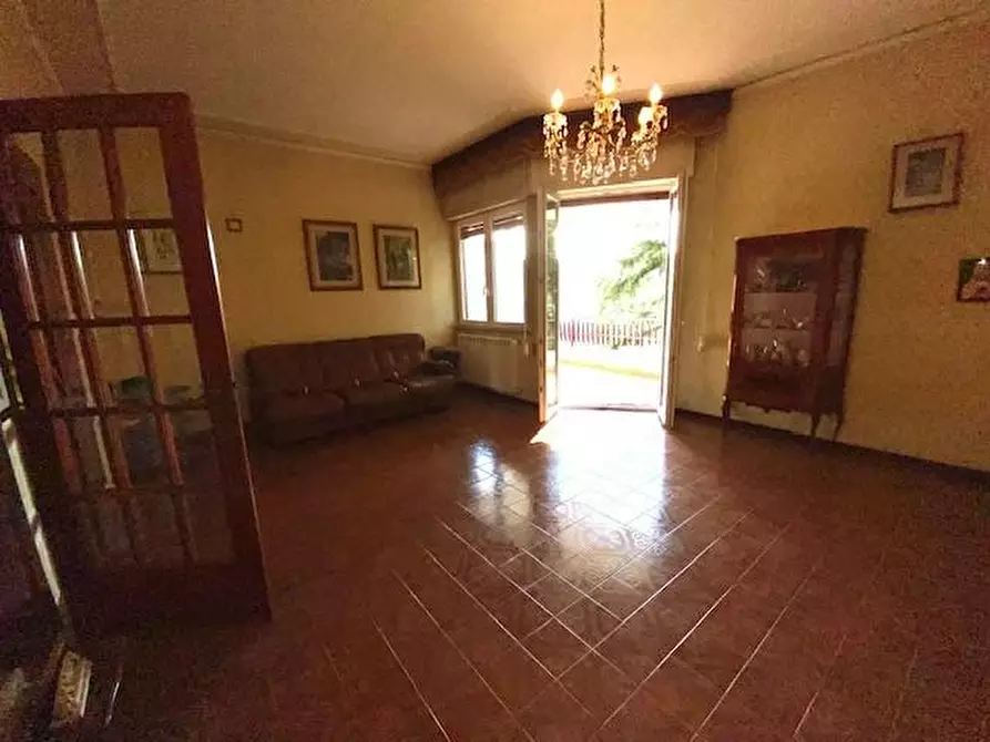 Immagine 8 di Appartamento in vendita  a Montecatini Terme