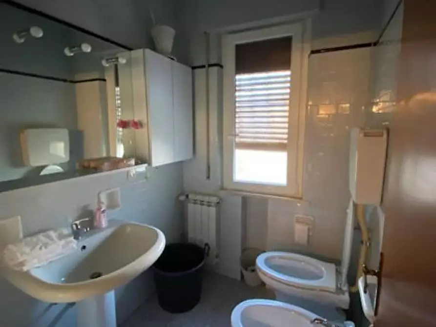 Immagine 27 di Appartamento in vendita  a Montecatini Terme