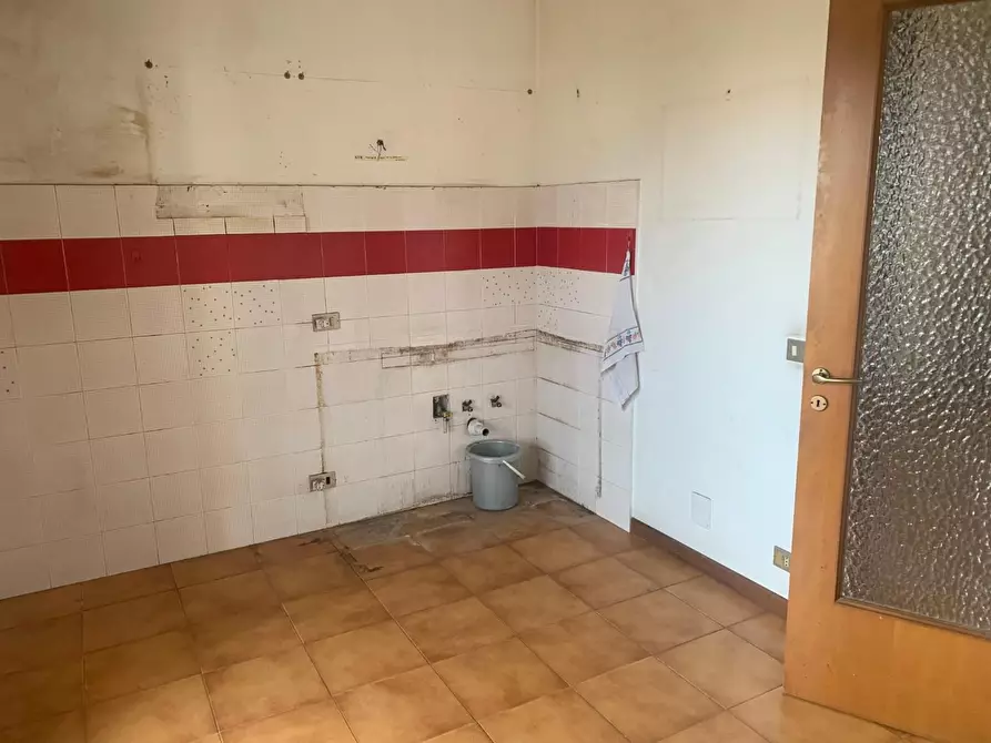 Immagine 4 di Appartamento in vendita  a Pisa