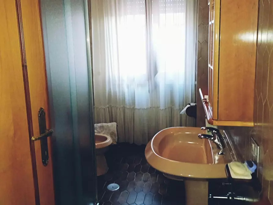 Immagine 7 di Villa in vendita  a Calcinaia