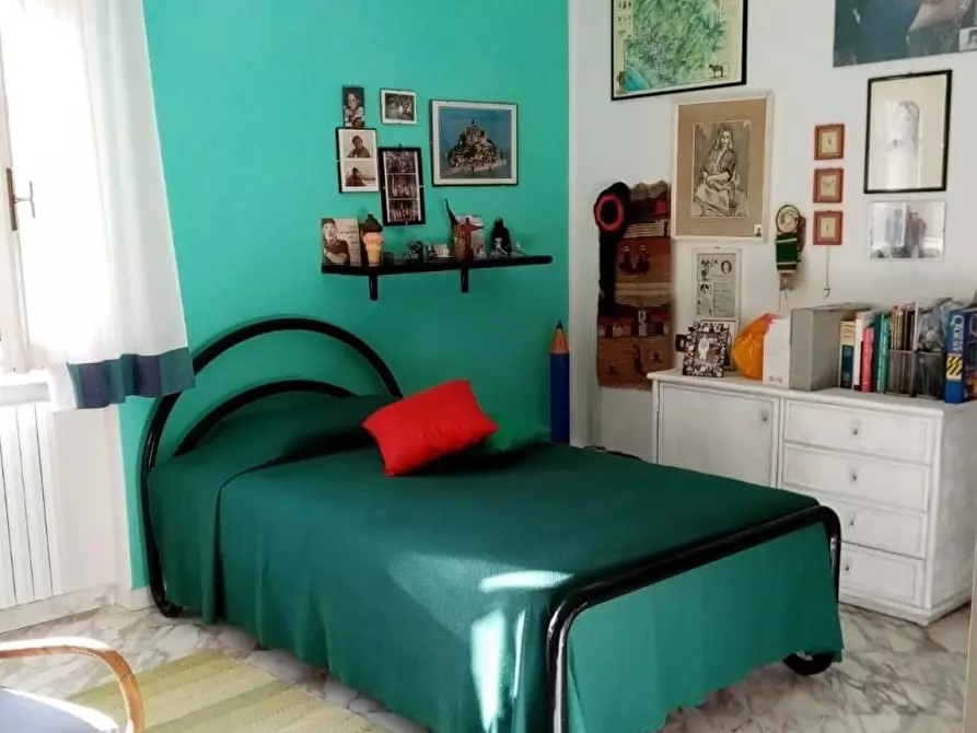 Immagine 27 di Villa in vendita  a Carrara