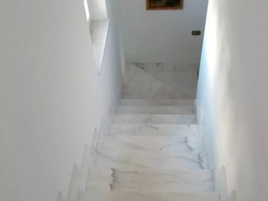 Immagine 32 di Villa in vendita  a Carrara