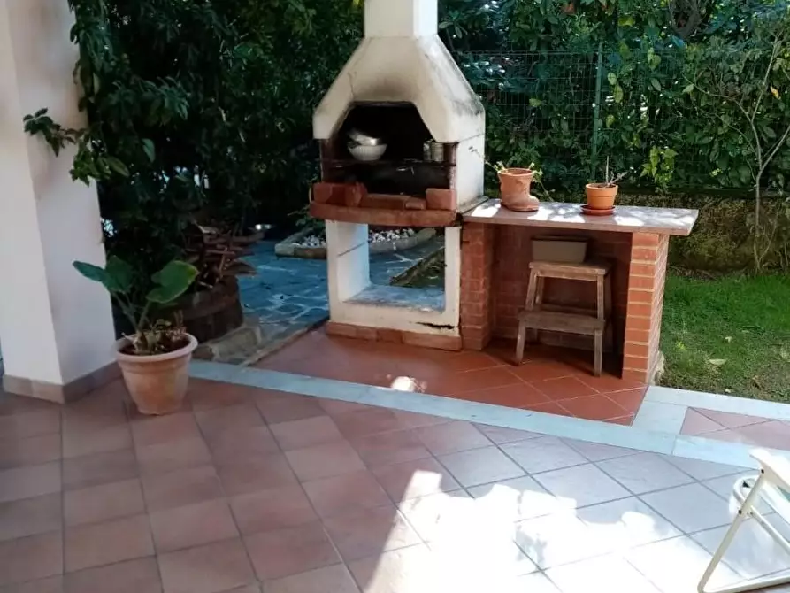 Immagine 24 di Villa in vendita  a Carrara