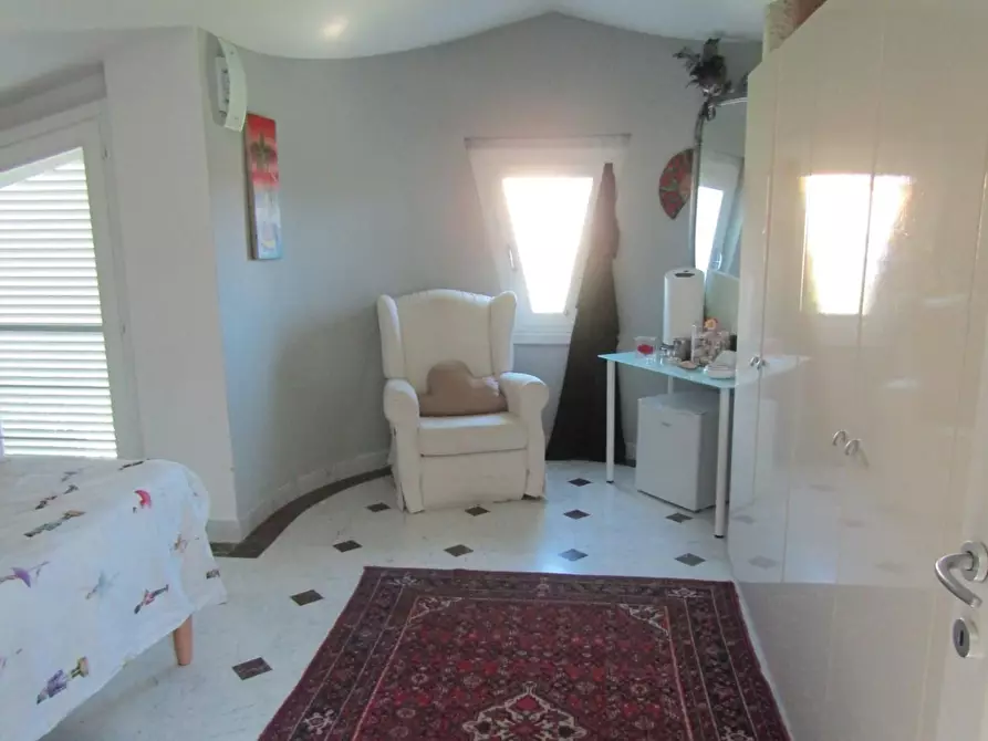 Immagine 26 di Villa in vendita  a Carrara