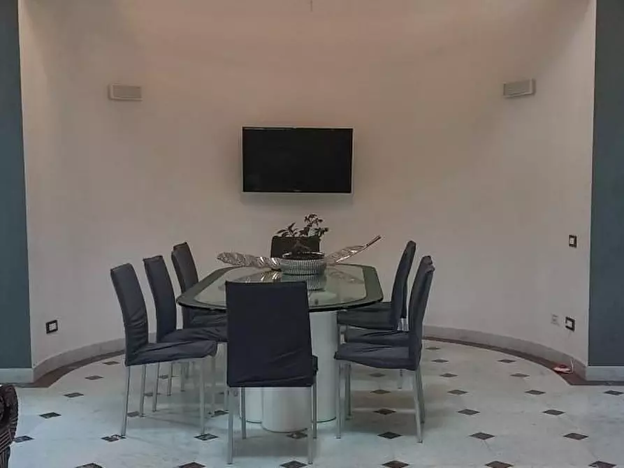 Immagine 4 di Villa in vendita  a Carrara