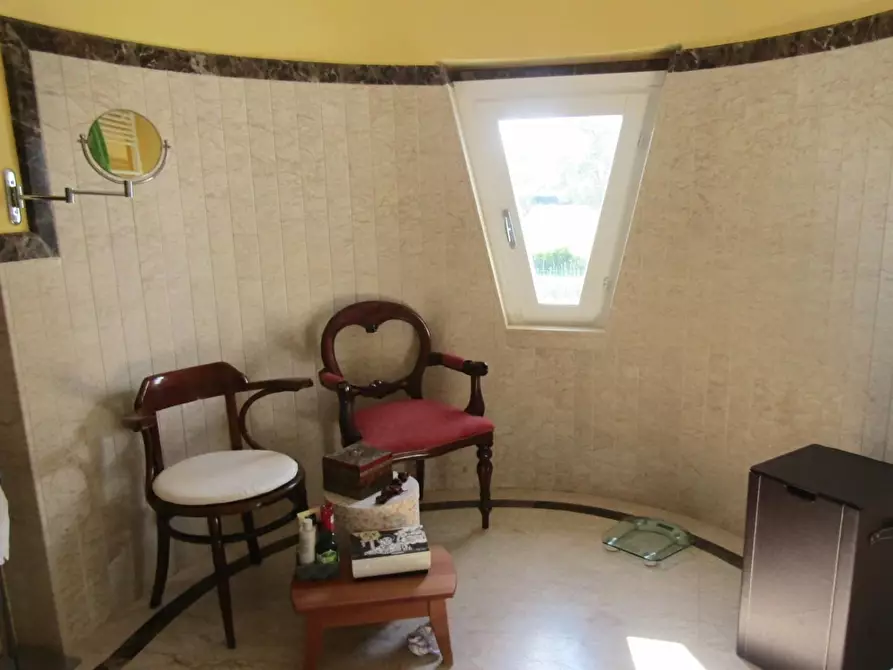 Immagine 28 di Villa in vendita  a Carrara