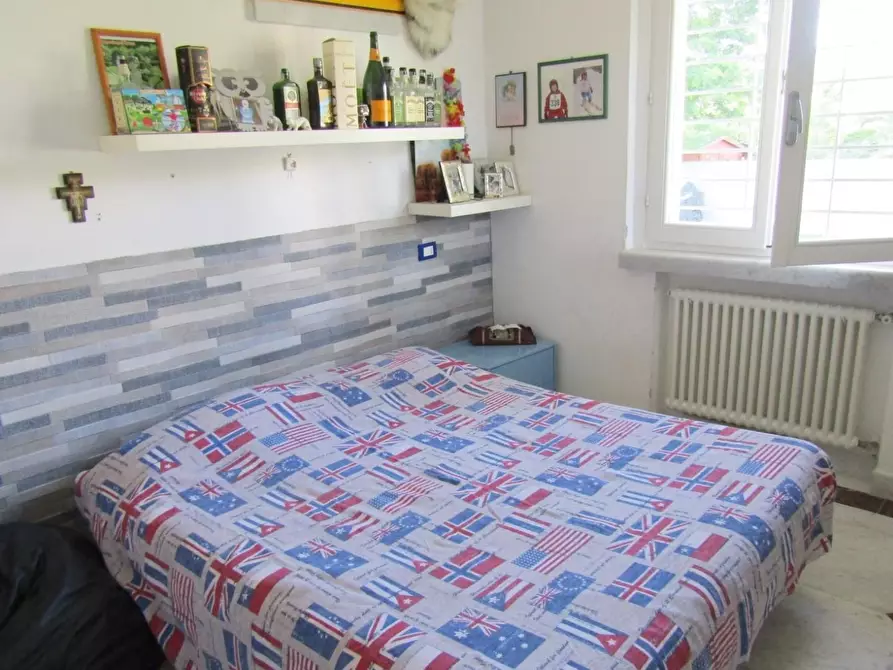 Immagine 7 di Villa in vendita  a Carrara