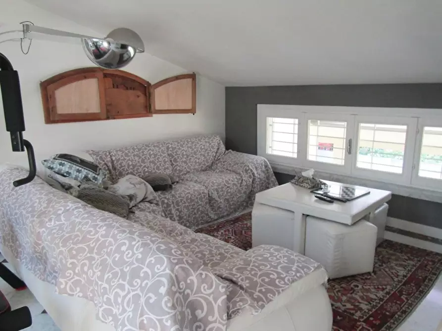 Immagine 24 di Villa in vendita  a Carrara