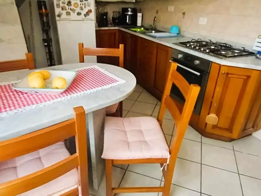 Immagine 11 di Porzione di casa in vendita  a Carrara