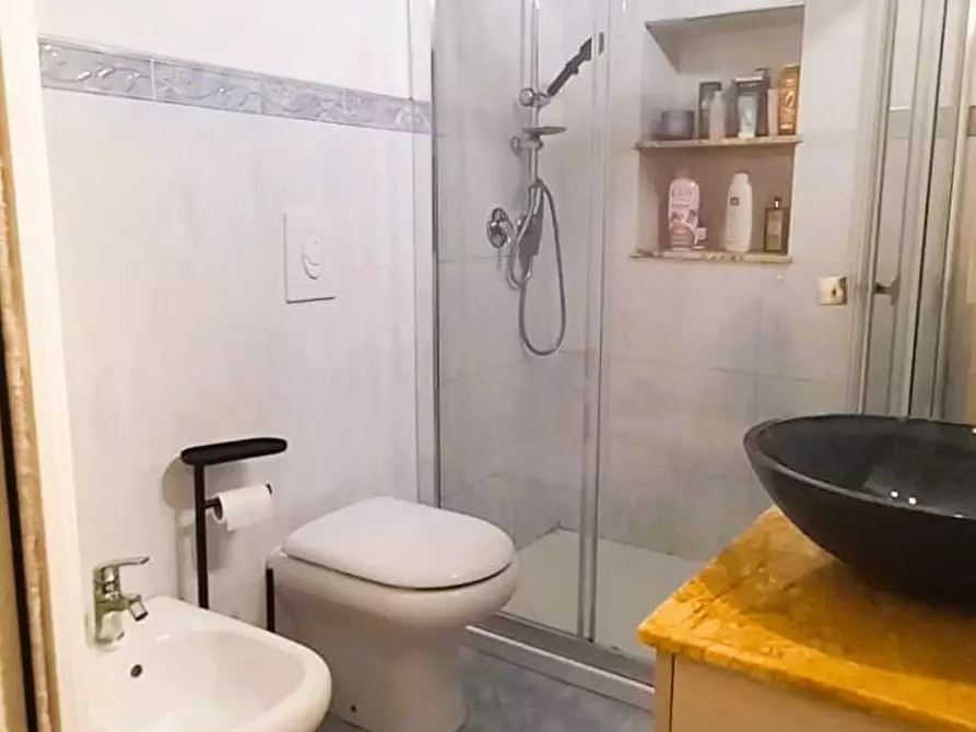 Immagine 23 di Porzione di casa in vendita  a Carrara