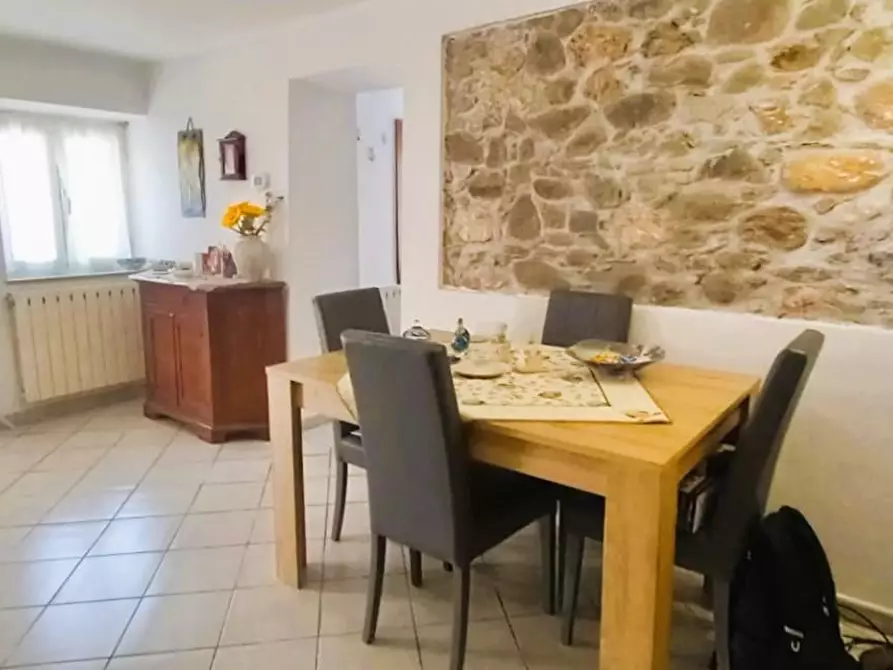 Immagine 4 di Porzione di casa in vendita  a Carrara