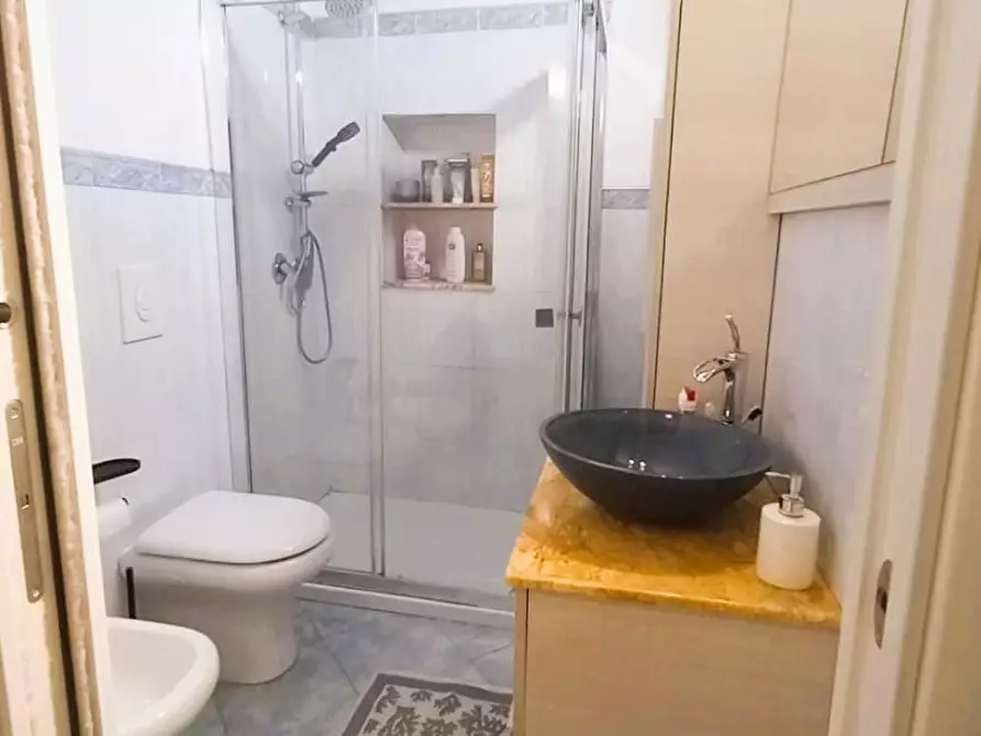 Immagine 29 di Porzione di casa in vendita  a Carrara