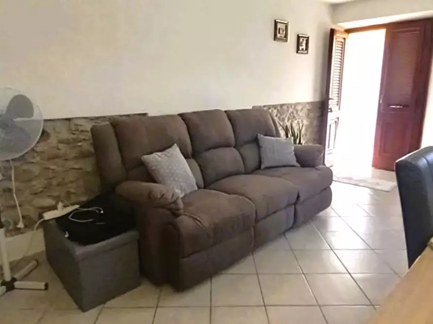 Immagine 10 di Porzione di casa in vendita  a Carrara