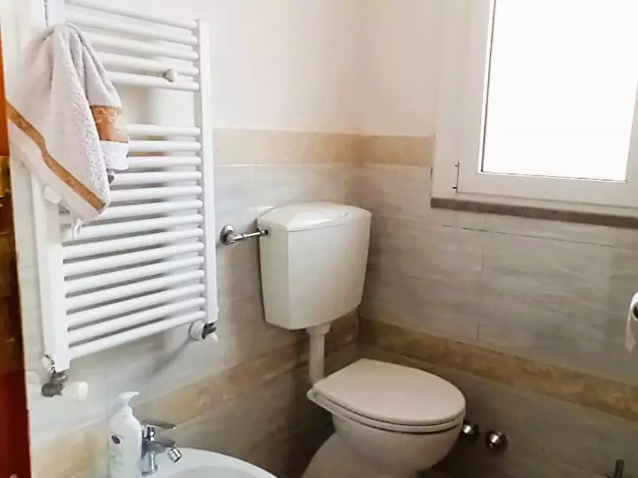 Immagine 24 di Porzione di casa in vendita  a Carrara