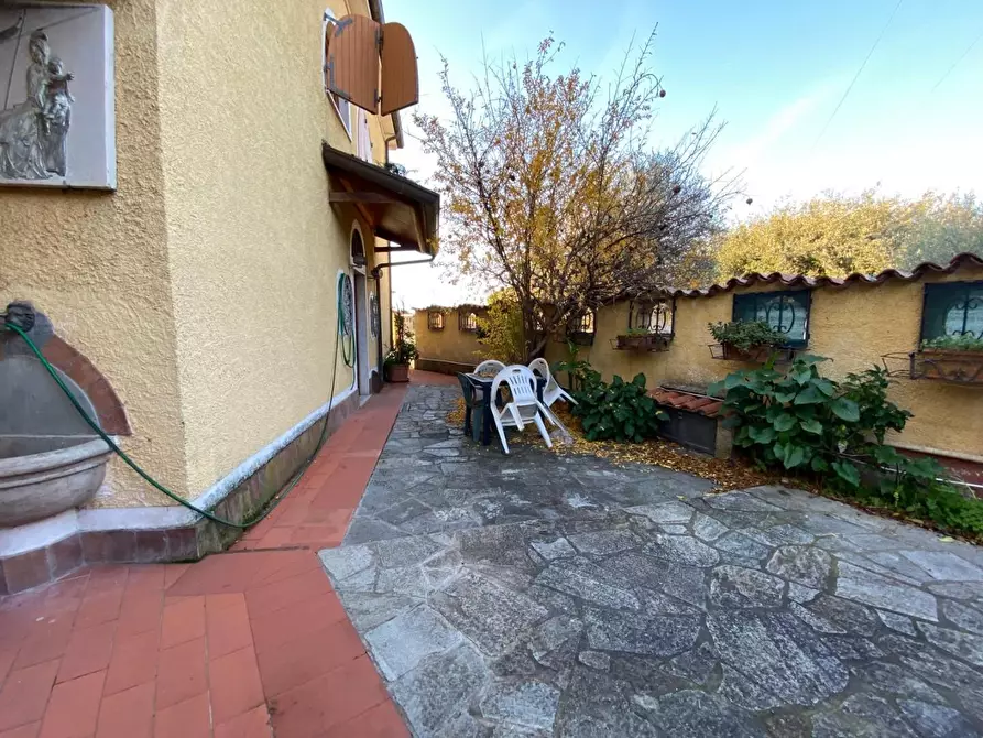 Immagine 18 di Casa bifamiliare in vendita  a Massa