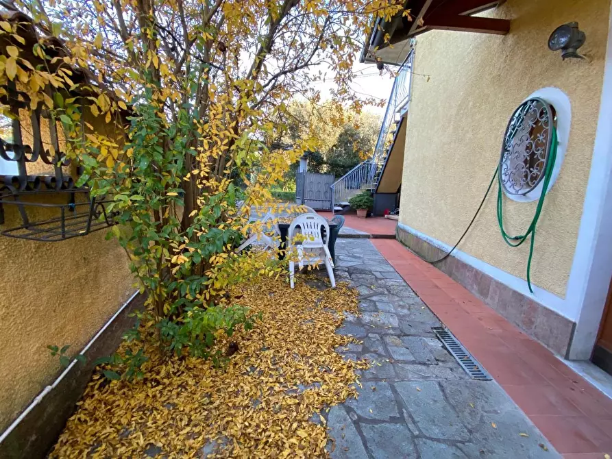 Immagine 17 di Casa bifamiliare in vendita  a Massa