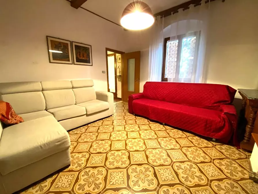 Immagine 11 di Casa bifamiliare in vendita  a Massa